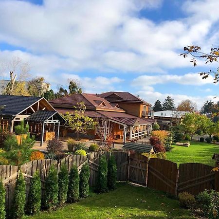 Hotel Bannyi Dvor Uzyn Bagian luar foto