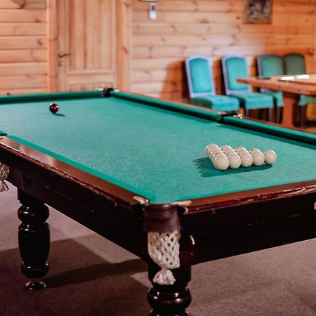 Hotel Bannyi Dvor Uzyn Bagian luar foto