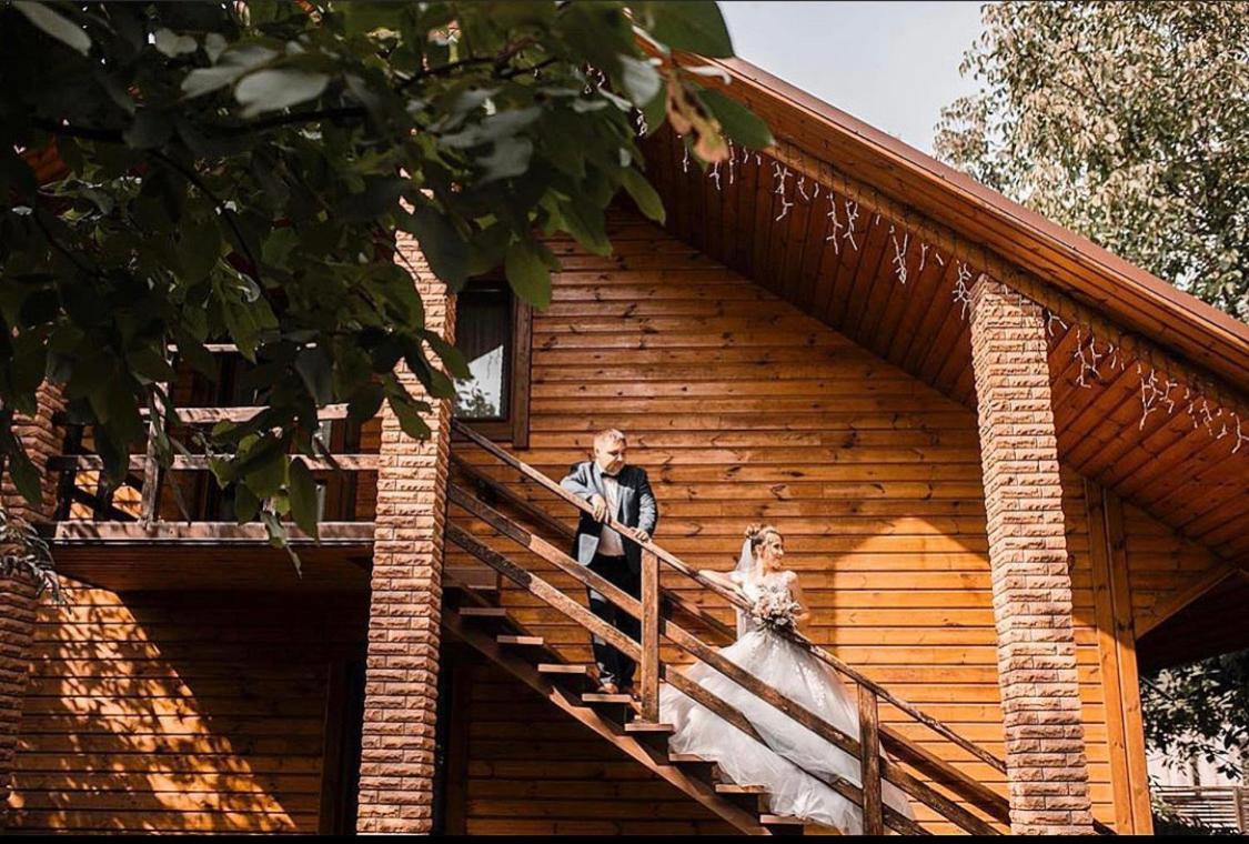 Hotel Bannyi Dvor Uzyn Bagian luar foto