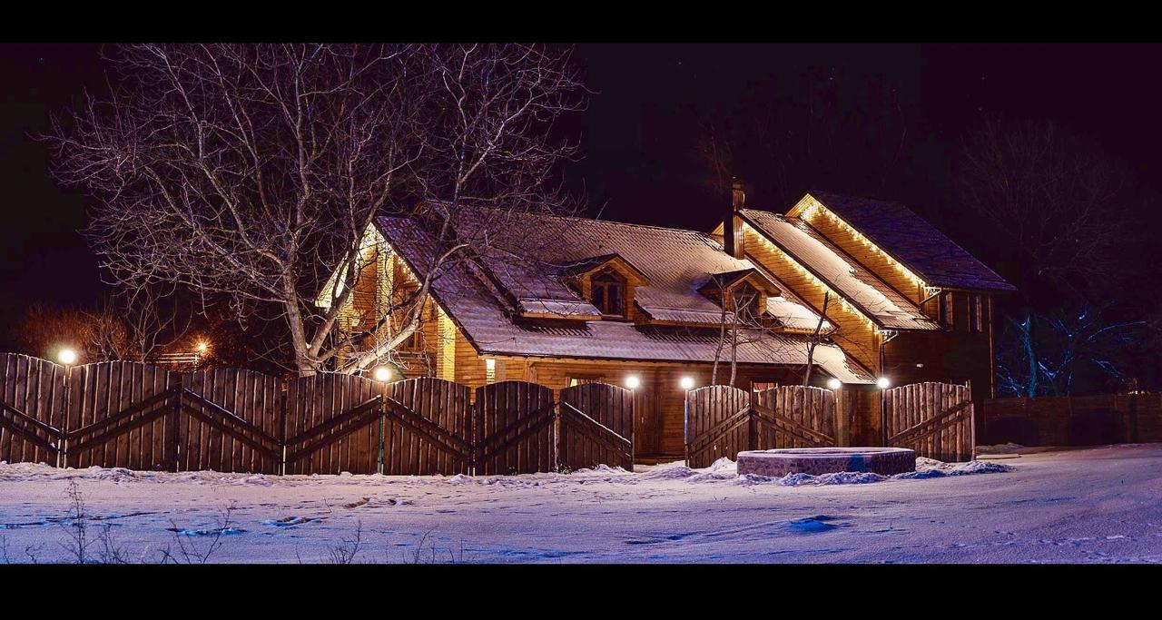 Hotel Bannyi Dvor Uzyn Bagian luar foto