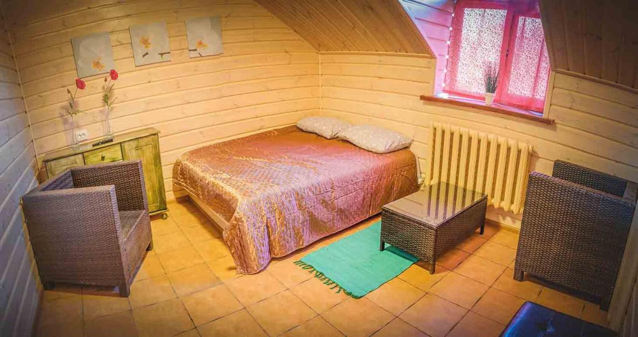 Hotel Bannyi Dvor Uzyn Bagian luar foto